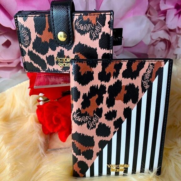 Victoria’s Secret Passport & Five Slot Credit Card Holder - Picture 1 of 9